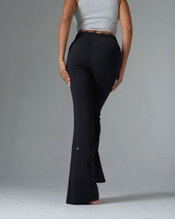 Halara UltraSculpt™ V-Shaped High Waisted Contrast Lace Yoga Flare Leggings with Pockets