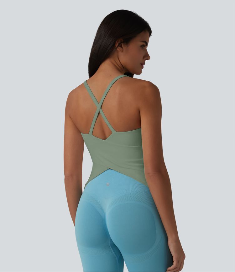 Caraco de yoga col rond échancré à dos croisé et ourlet croisé avec brassière intégrée — Bonnets E-G Caraco de yoga col rond échancré à dos croisé et ourlet croisé avec brassière intégrée — Bonnets E-G
