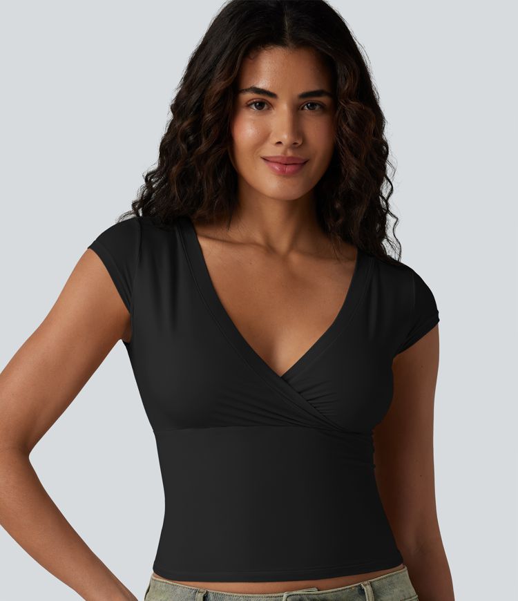 Lässiges, hochelastisches T-Shirt mit V-Ausschnitt und kurzen Ärmeln - hautfreundlich, ultra-slim