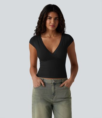 Lässiges, hochelastisches T-Shirt mit V-Ausschnitt und kurzen Ärmeln - hautfreundlich, ultra-slim