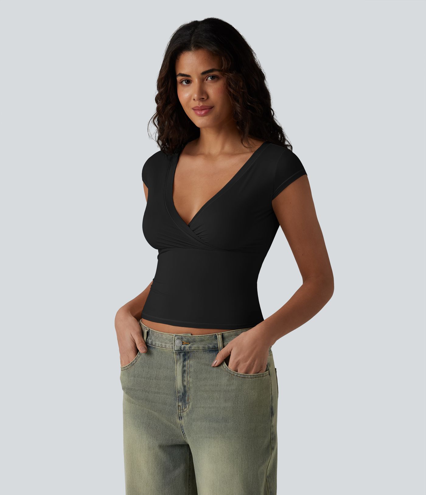 Lässiges, hochelastisches T-Shirt mit V-Ausschnitt und kurzen Ärmeln - hautfreundlich, ultra-slim