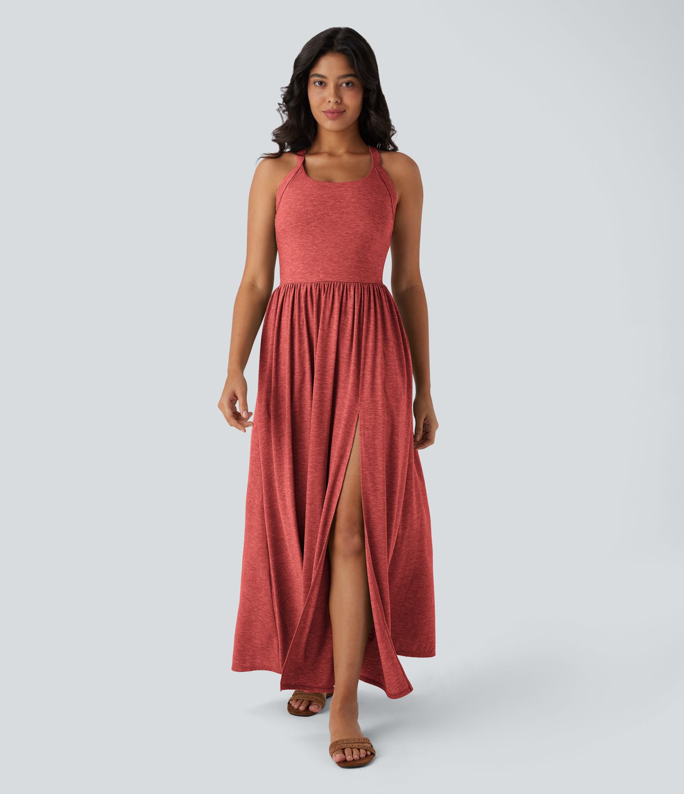 Robe longue fluide fendue avec poches latérales, dos nu et effet torsadé