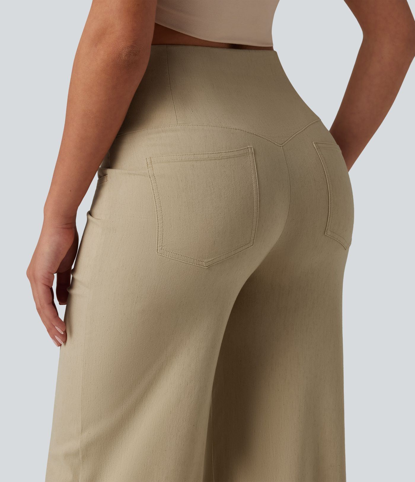 Hochgeschnittene, figurformende Freizeithose aus Stretch-Leinen mit weitem Bein und Taschen