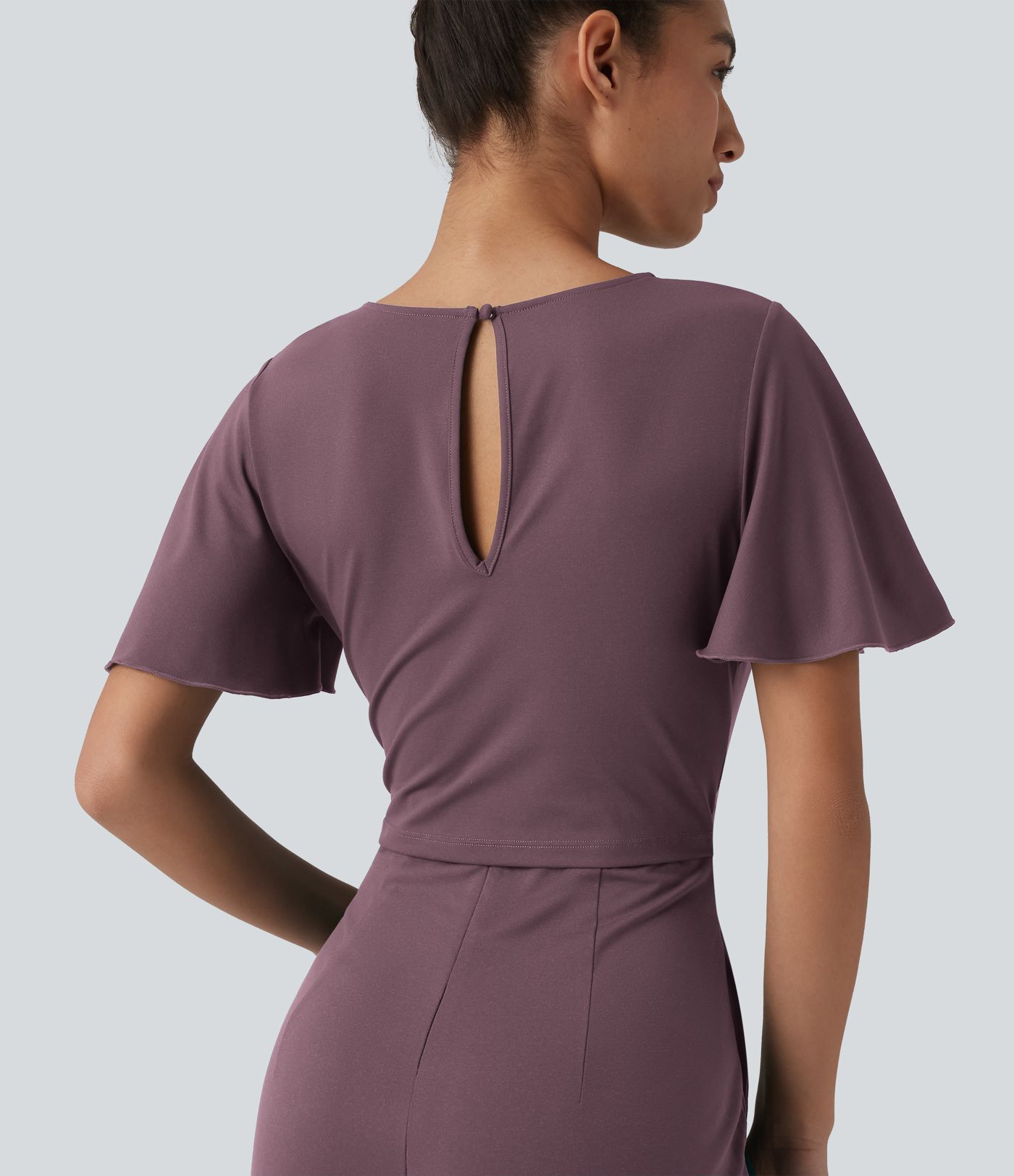 Jumpsuit mit Rundhalsausschnitt, kurzen Ärmeln, vorn zum Knoten, weitem Bein und Taschen – Easy Peezy Edition Jumpsuit mit Rundhalsausschnitt, kurzen Ärmeln, vorn zum Knoten, weitem Bein und Taschen – Easy Peezy Edition
