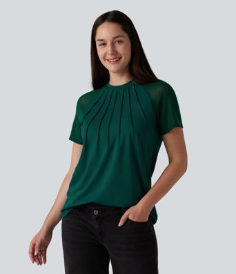 Blusa casual con cuello redondo, manga corta raglán y paneles de malla a contraste