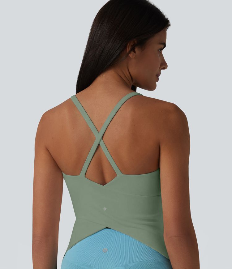 Caraco de yoga col rond échancré à dos croisé et ourlet croisé avec brassière intégrée — Bonnets E-G Caraco de yoga col rond échancré à dos croisé et ourlet croisé avec brassière intégrée — Bonnets E-G