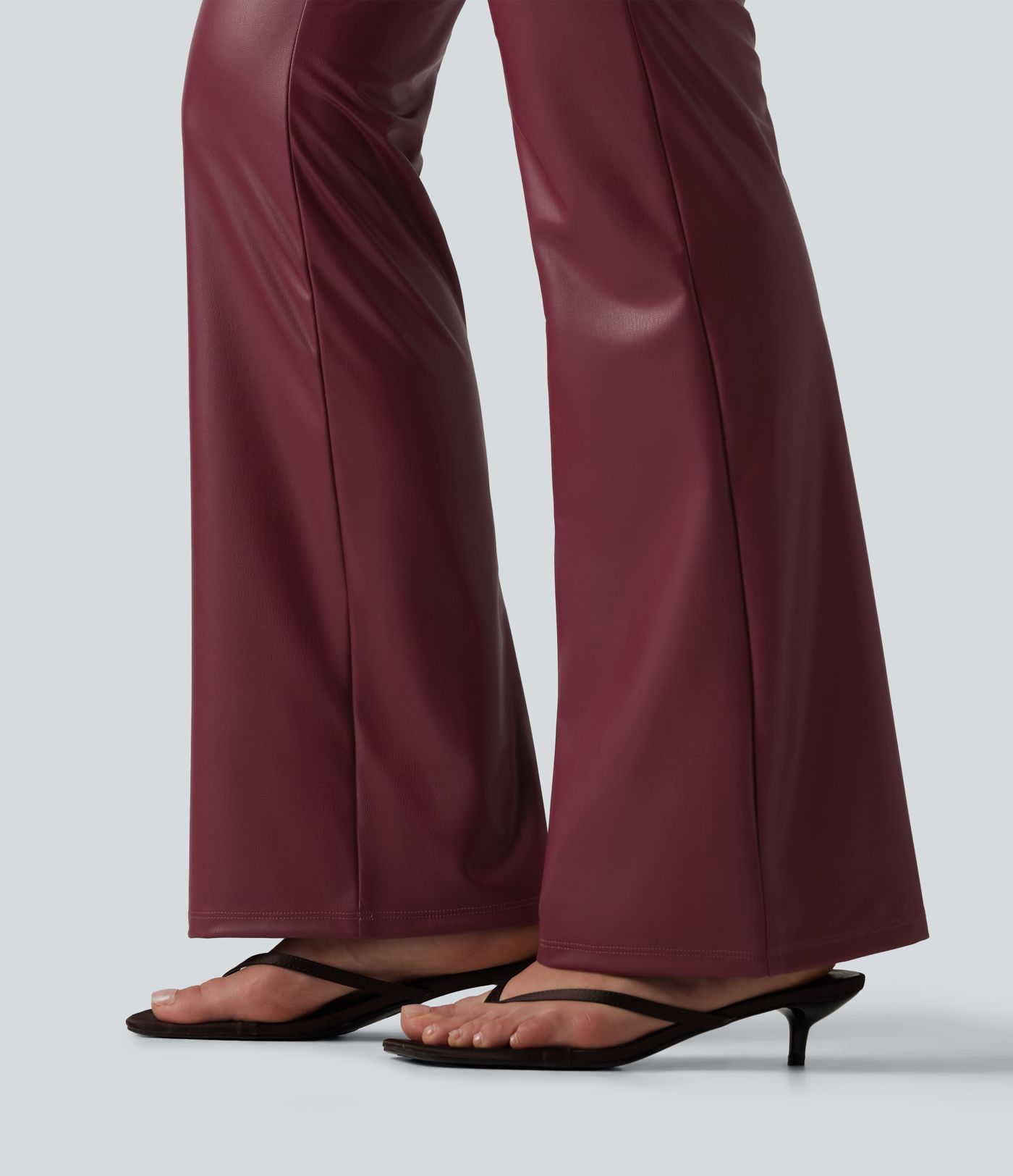 Hoch taillierte, elastische PU-Bootcut-Freizeithose mit Taschen