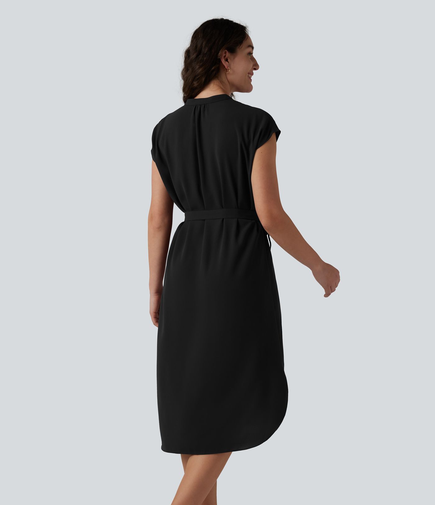 Robe-chemise midi de travail à manches courtes avec ceinture, ourlet arrondi et poches Robe-chemise midi de travail à manches courtes avec ceinture, ourlet arrondi et poches