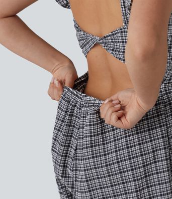 Tuta corta casual a quadri con scollatura posteriore annodata, volant, effetto stropicciato, asciugatura rapida e tasche — Facilissima