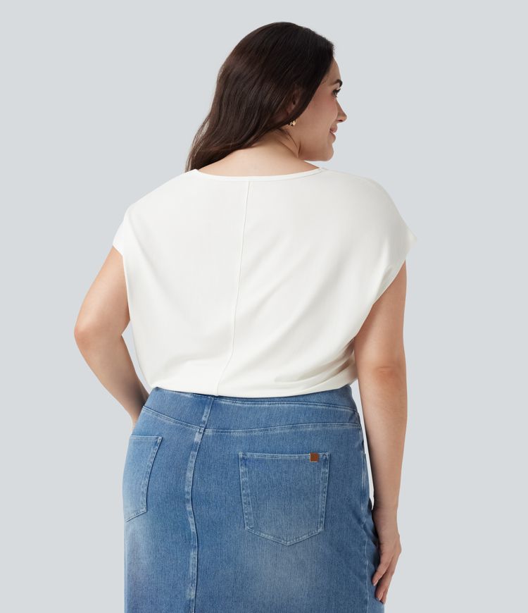 Lässiges T-Shirt mit V-Ausschnitt und kurzen Ärmeln - Plus-Size