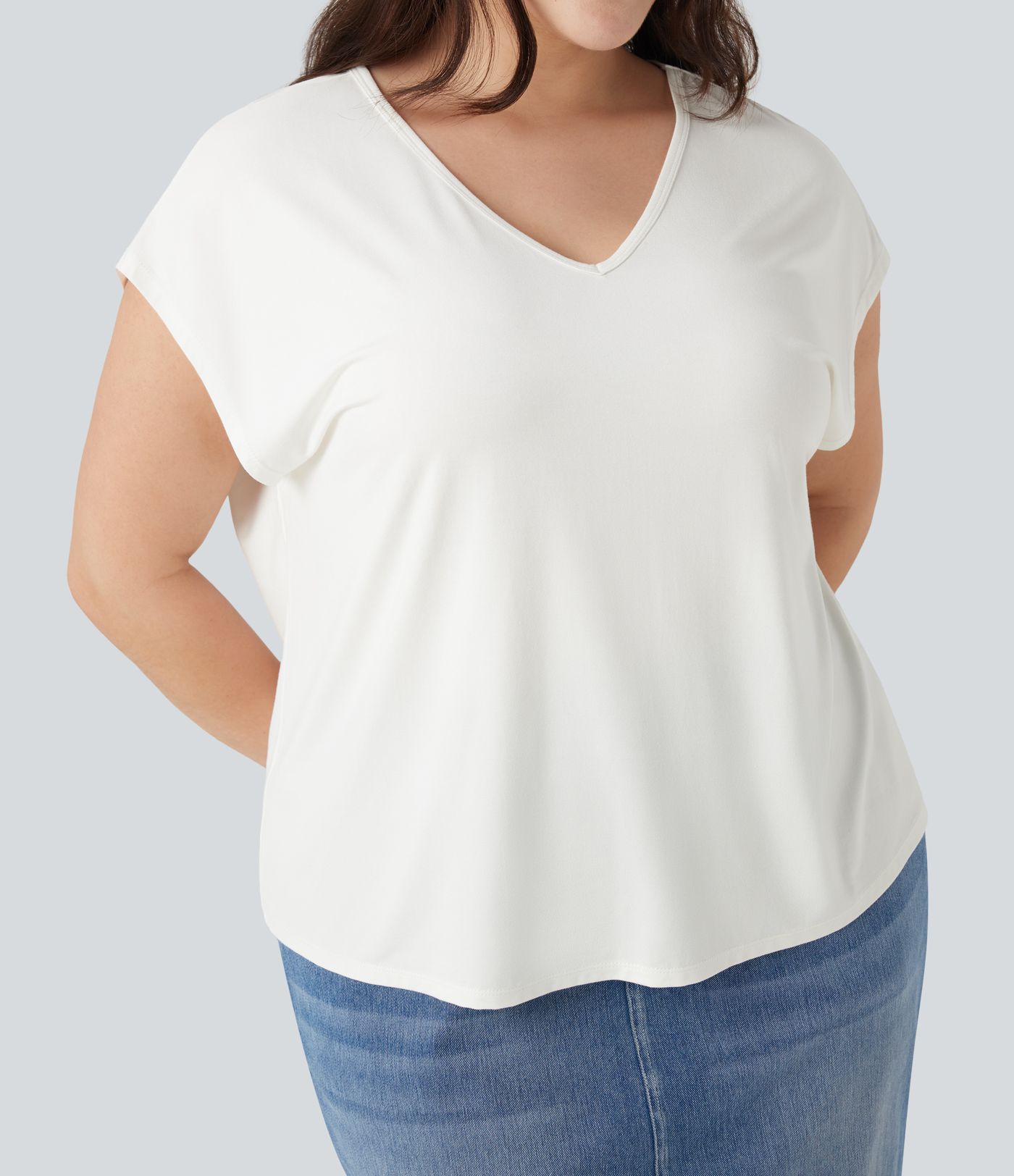 Lässiges T-Shirt mit V-Ausschnitt und kurzen Ärmeln - Plus-Size