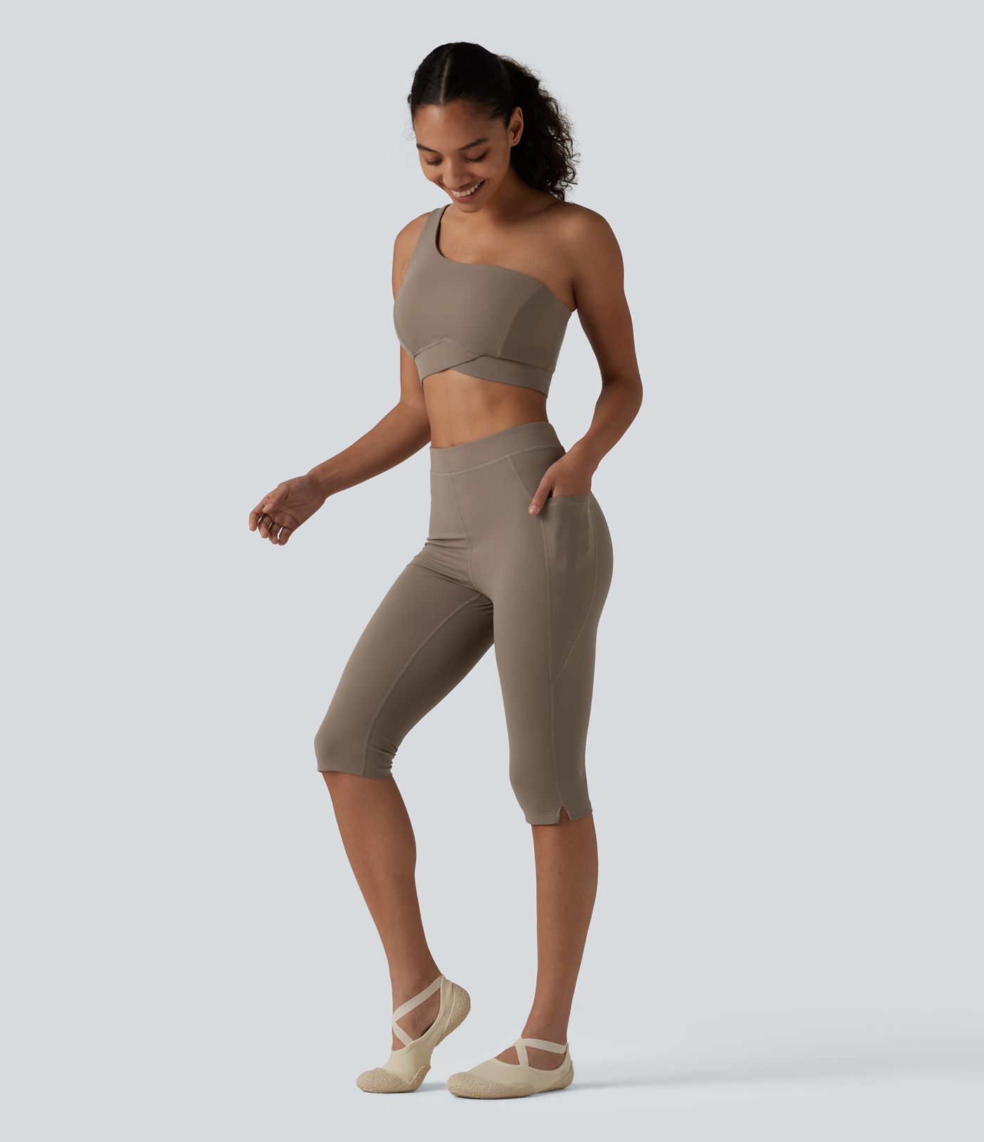 Halara UltraSculpt™ High Waisted Pedal Pusher Yoga Leggings with Pockets