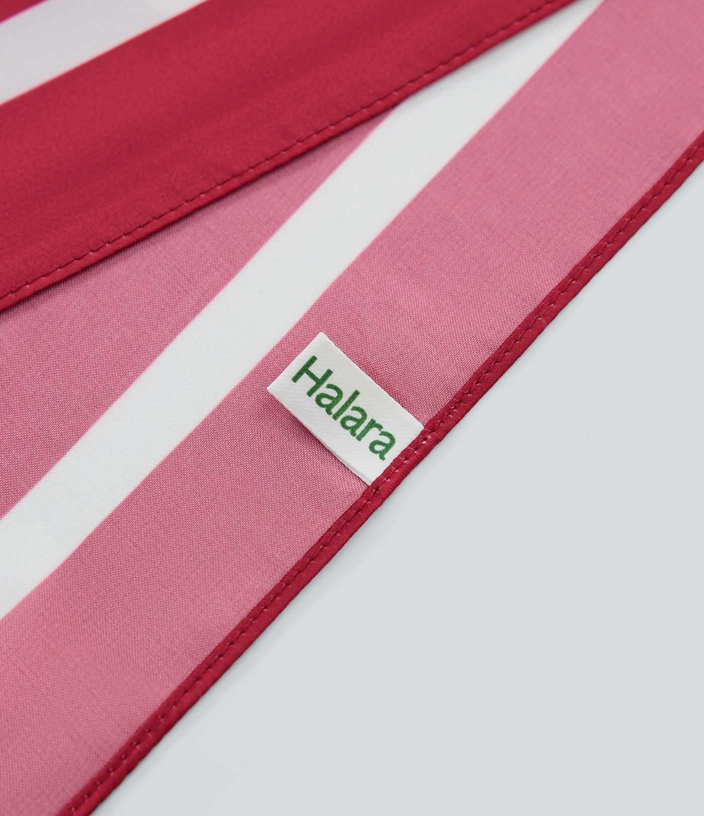 Foulard carré à pois