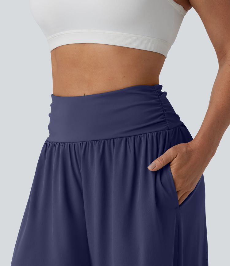 Breezeful™ hoch geschnittene, geraffte Hose mit Schlitz — schnelltrocknend, weite, fließende Urlaubshose mit Taschen