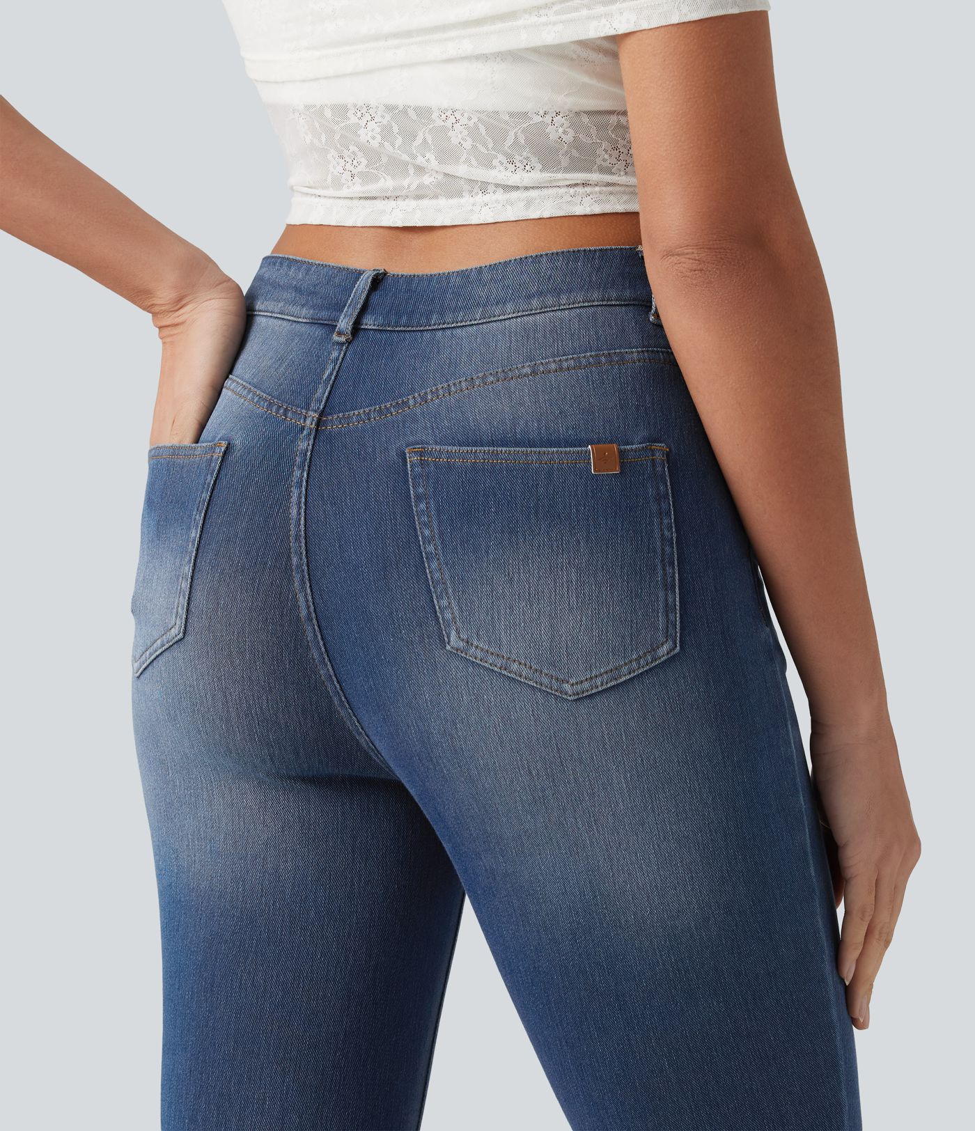 Halara Flex™ - Lässige Capri-Jeans mit hohem Bund, mehreren Taschen und geschlitztem Saum - slim Halara Flex™ - Lässige Capri-Jeans mit hohem Bund, mehreren Taschen und geschlitztem Saum - slim
