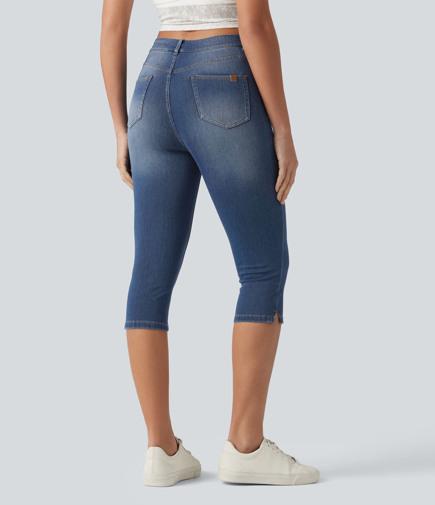 Halara Flex™ - Lässige Capri-Jeans mit hohem Bund, mehreren Taschen und geschlitztem Saum - slim Halara Flex™ - Lässige Capri-Jeans mit hohem Bund, mehreren Taschen und geschlitztem Saum - slim