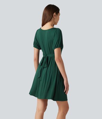 Robe décontractée mini col rond échancré manches courtes dos noué avec poches