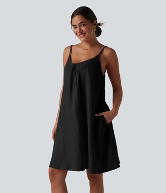 Lässiges Minikleid aus Baumwolle mit verstellbaren Trägern und Seitentaschen
