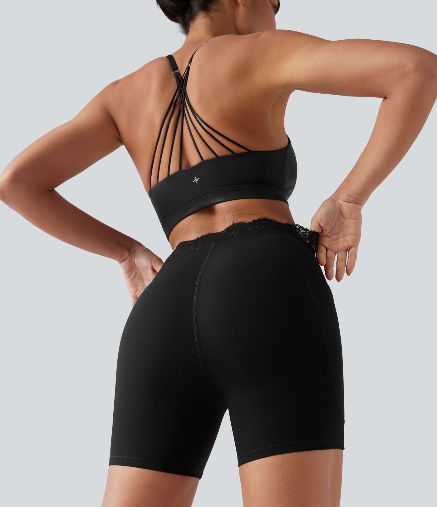 Short de yoga cycliste Halara UltraSculpt™ en dentelle contrastée taille haute et coupe en V, 12,5 cm, avec poches