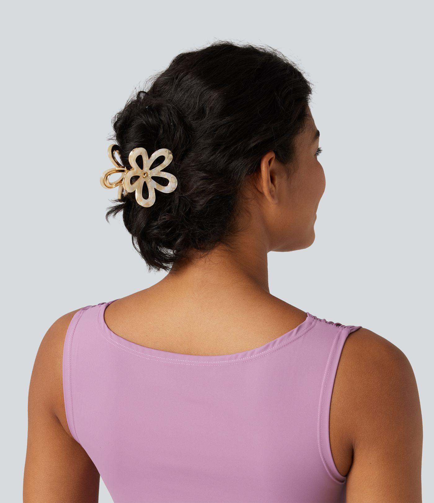 Haarspange in Blumenform