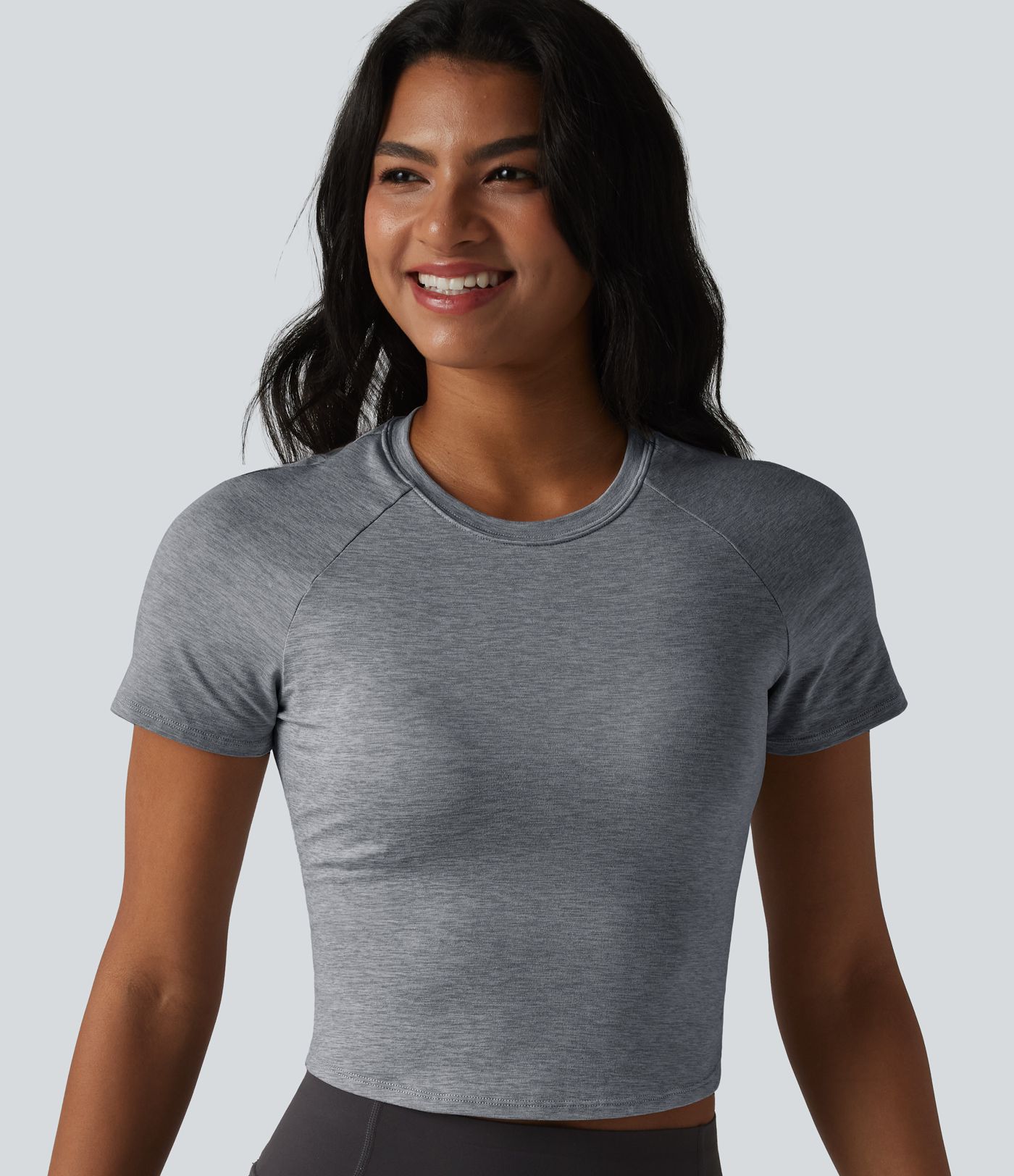 Yoga-Sport-Top mit Rundhalsausschnitt, kurzen Ärmeln und integriertem BH