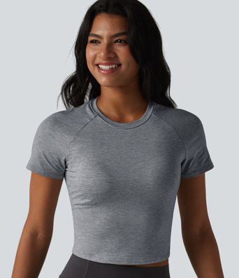 Yoga-Sport-Top mit Rundhalsausschnitt, kurzen Ärmeln und integriertem BH