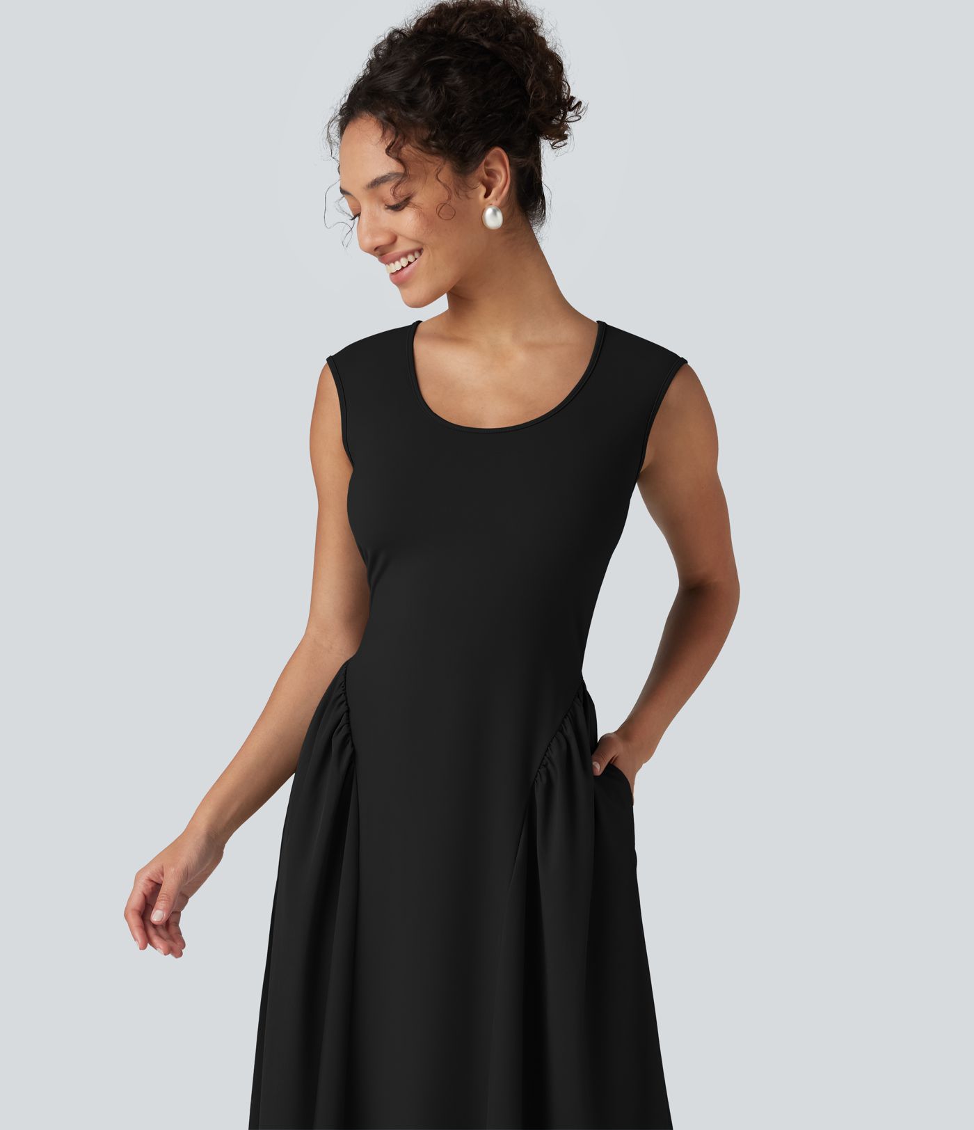 Ärmelloses Maxikleid mit U-Ausschnitt – lässig, fließend, mit Taschen Ärmelloses Maxikleid mit U-Ausschnitt – lässig, fließend, mit Taschen