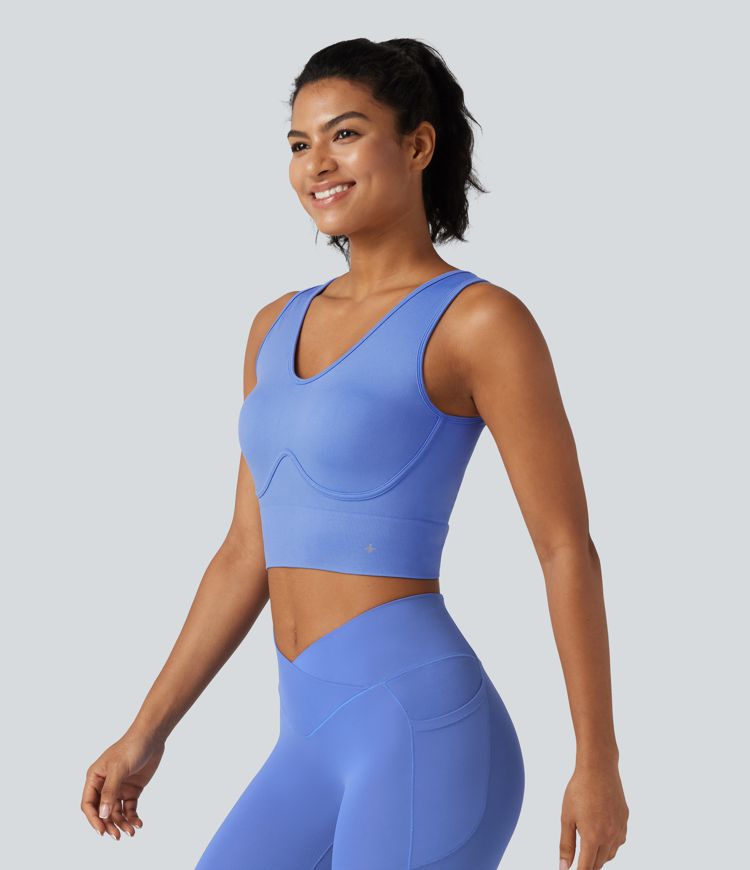 OneForm Sømfrit Flow V-hals med indbygget bh, snøring og croppet yogatanktop.