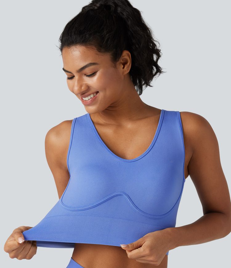 OneForm Sømfrit Flow V-hals med indbygget bh, snøring og croppet yogatanktop.