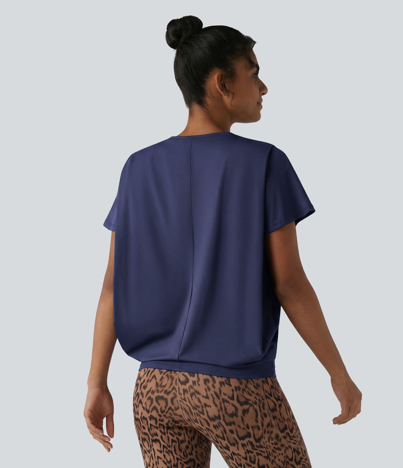 Haut de sport col rond manches courtes toucher frais avec fronces – UPF 50+ Haut de sport col rond manches courtes toucher frais avec fronces – UPF 50+