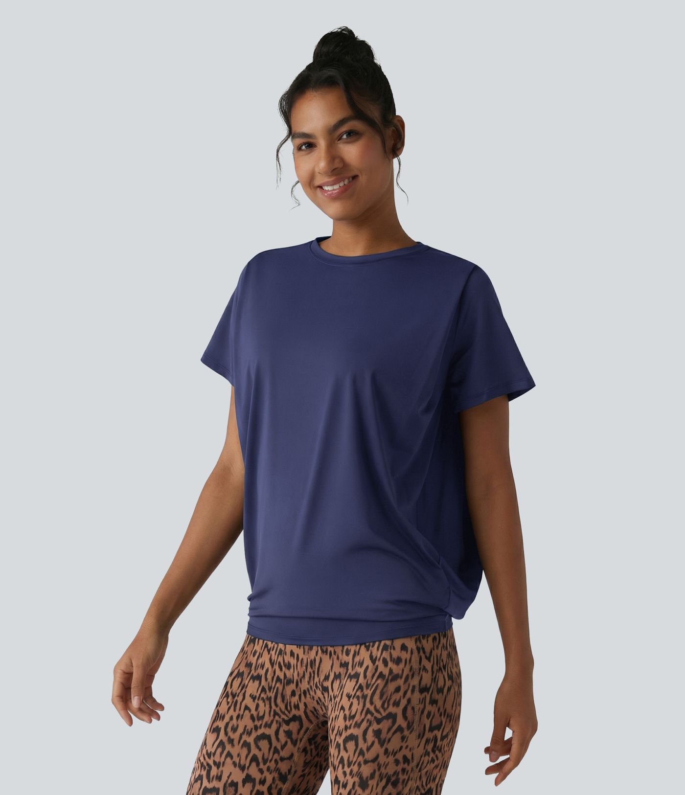 Haut de sport col rond manches courtes toucher frais avec fronces – UPF 50+ Haut de sport col rond manches courtes toucher frais avec fronces – UPF 50+