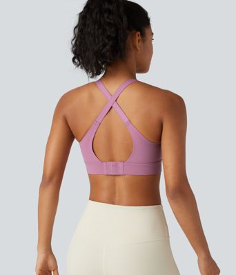 Tréninková sportovní podprsenka se střední oporou a tvarovanými spacer košíčky