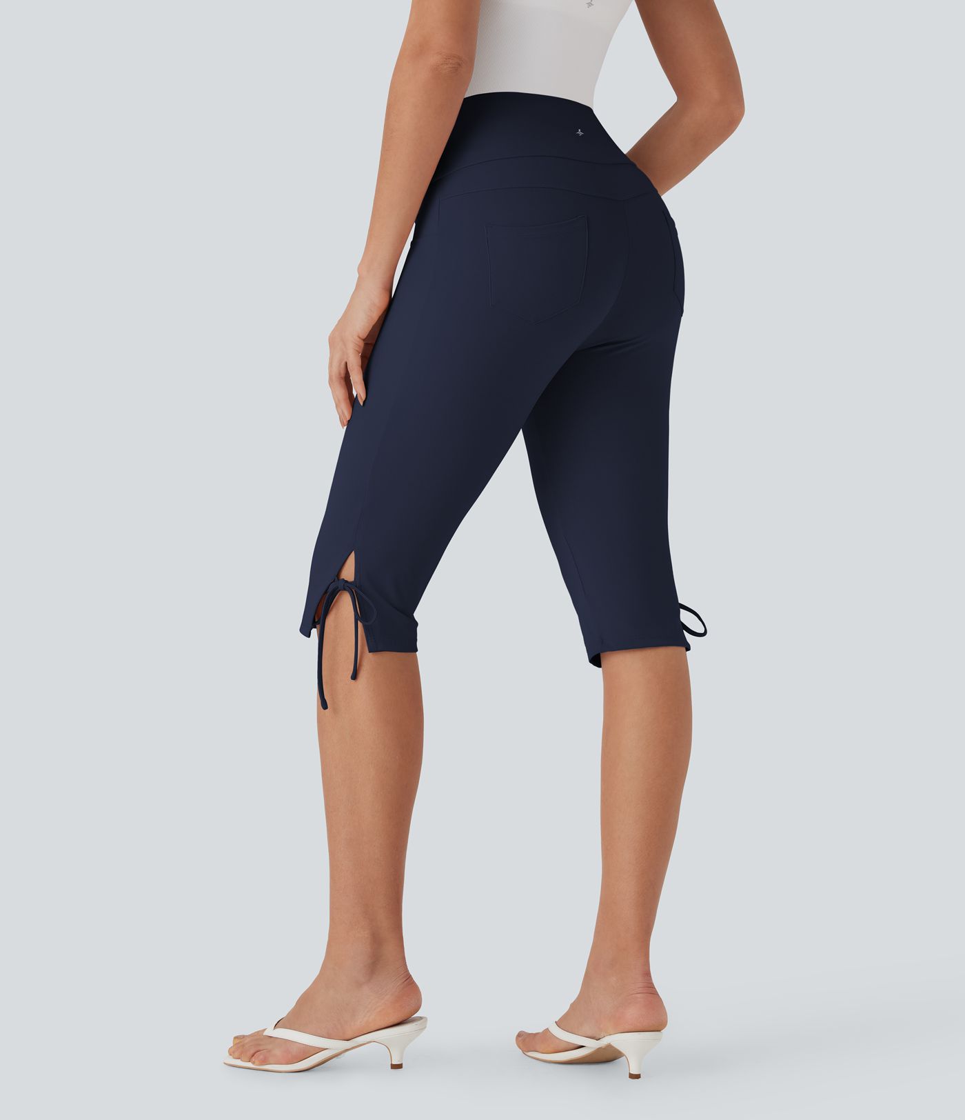 Freizeit-Caprihose mit mittelhohem Bund, Seitentaschen und Schnürung