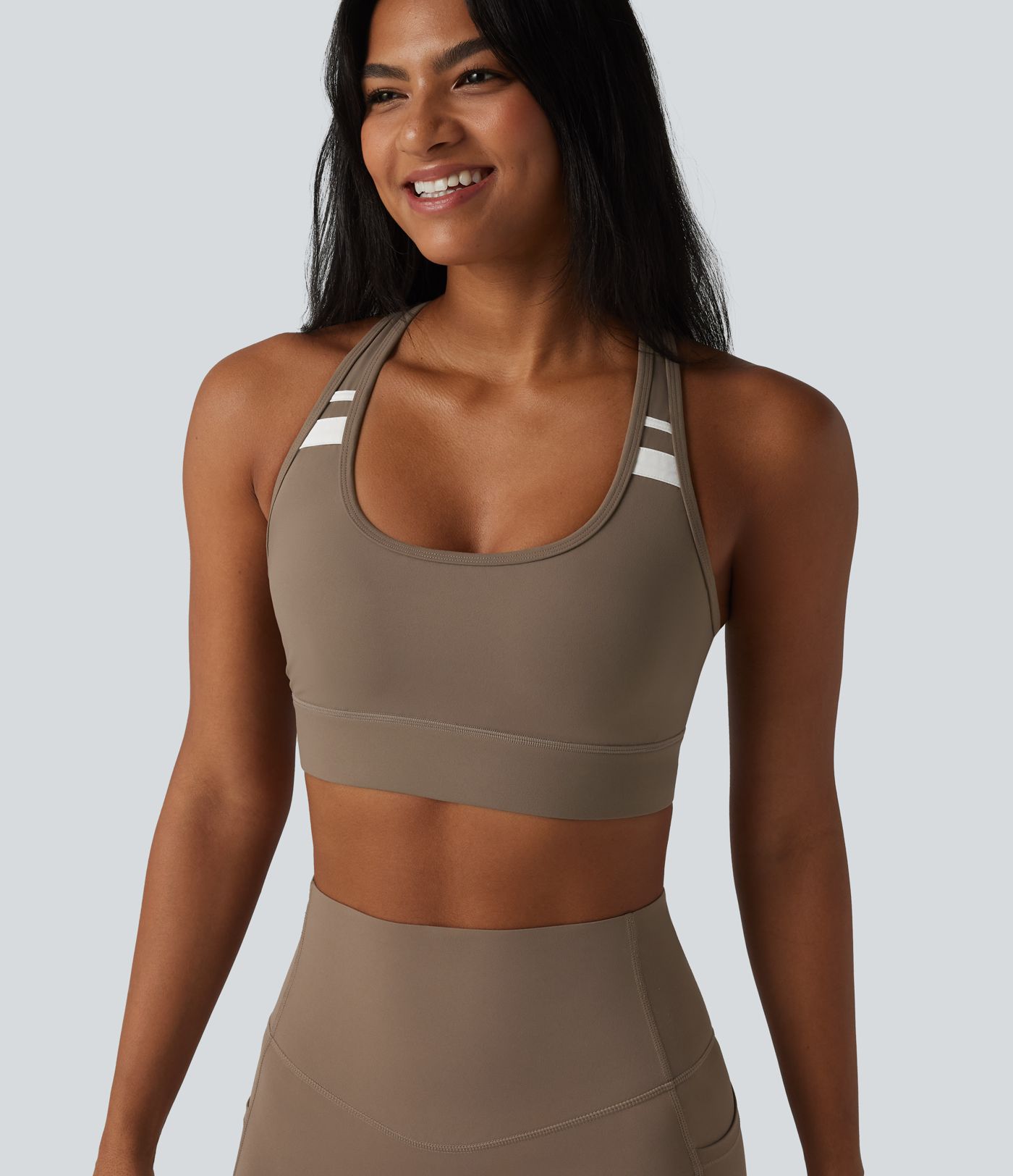 Soutien-gorge de sport Halara UltraSculpt™ à maintien moyen et soutien-gorge intégré dos nageur color block