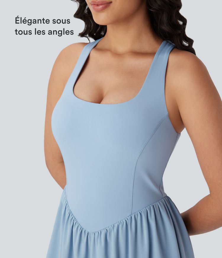 Robe active fluide Breezeful™ mini 2-en-1 à séchage rapide avec dos nu, style corset et poche - Longueur allongée