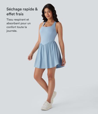 Robe active fluide Breezeful™ mini 2-en-1 à séchage rapide avec dos nu, style corset et poche - Longueur allongée