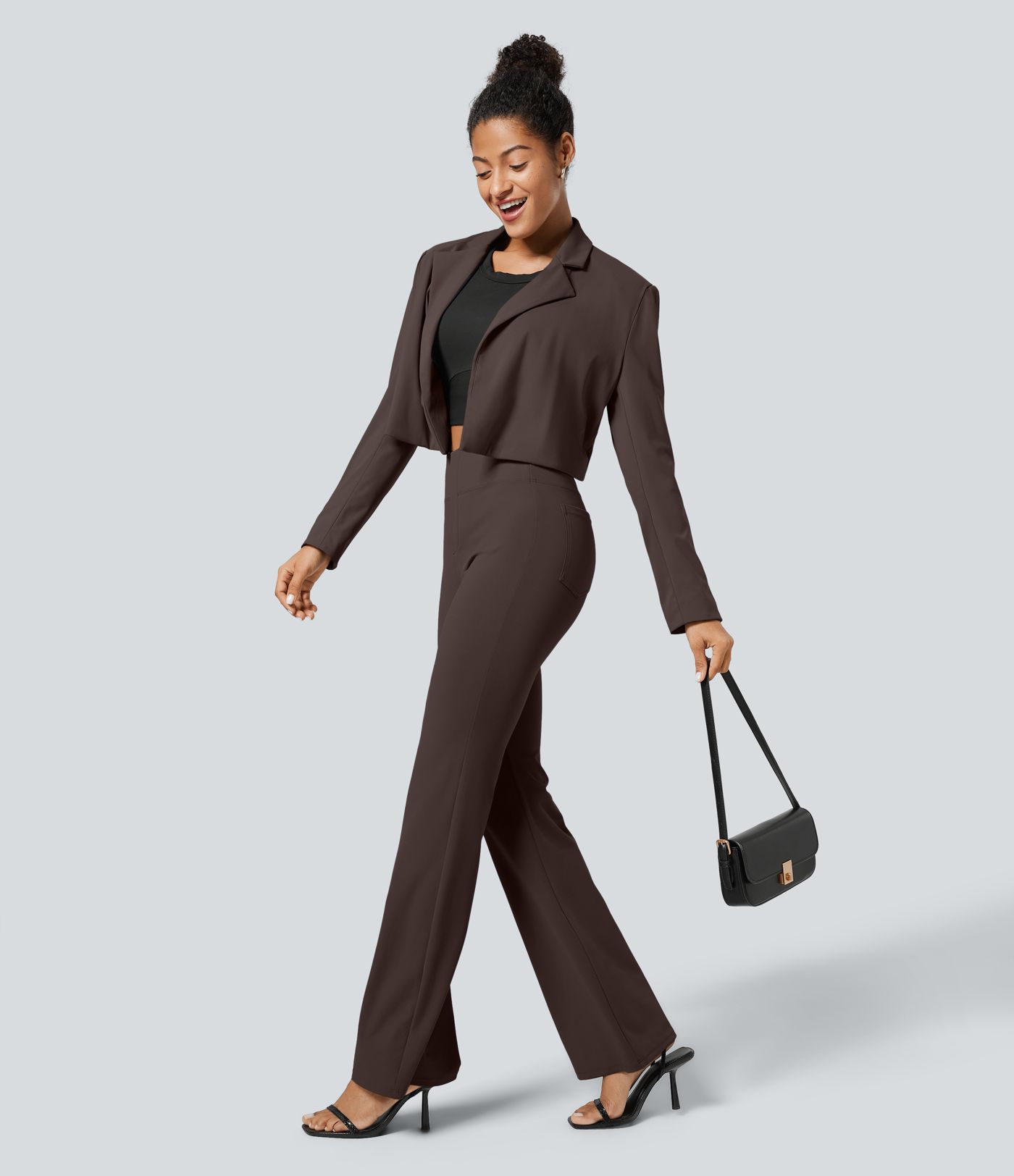 Pantalon tailleur légèrement évasé taille haute avec poches arrière Halara Flex™