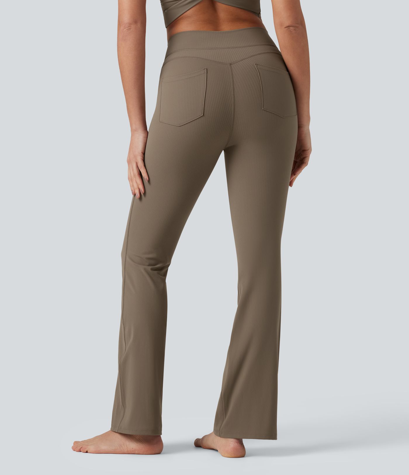 Halara UltraSculpt™ Rippstrick-Yoga-Leggings mit hohem Bund, überkreuztem Saum und Taschen