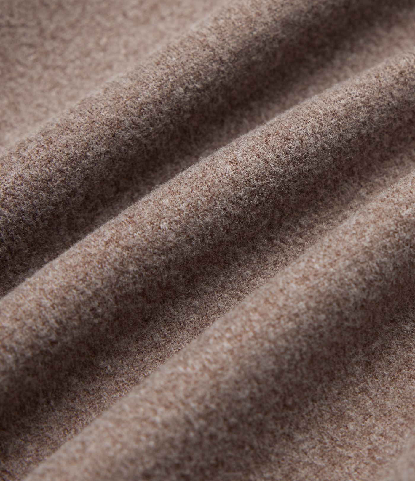 Lässiger Pullover mit Kapuze, langen Raglanärmeln und Daumenlöchern Lässiger Pullover mit Kapuze, langen Raglanärmeln und Daumenlöchern