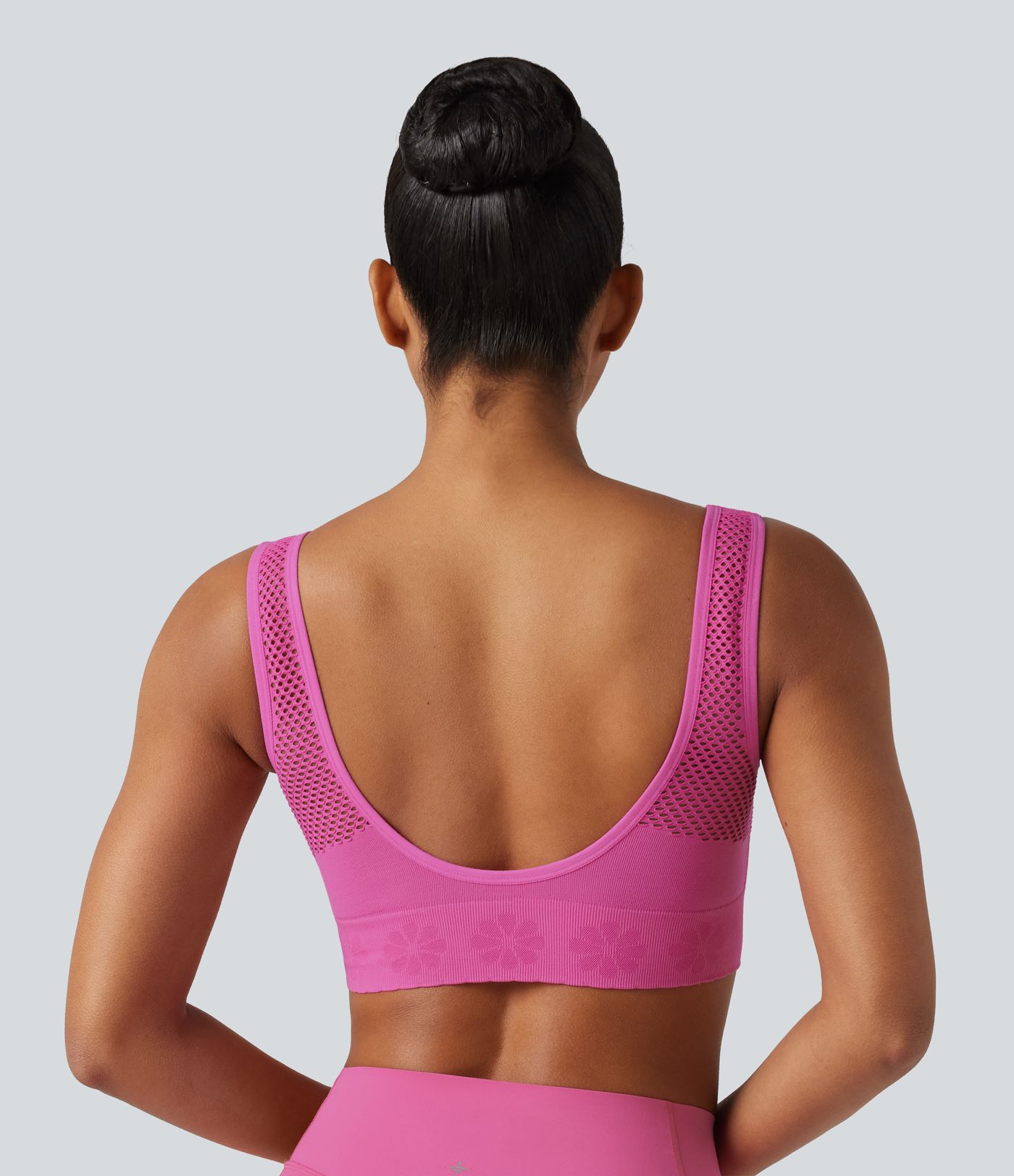 OneForm Seamless Flow Low Support V Neck Built-in Bra Yoga Sports Bra