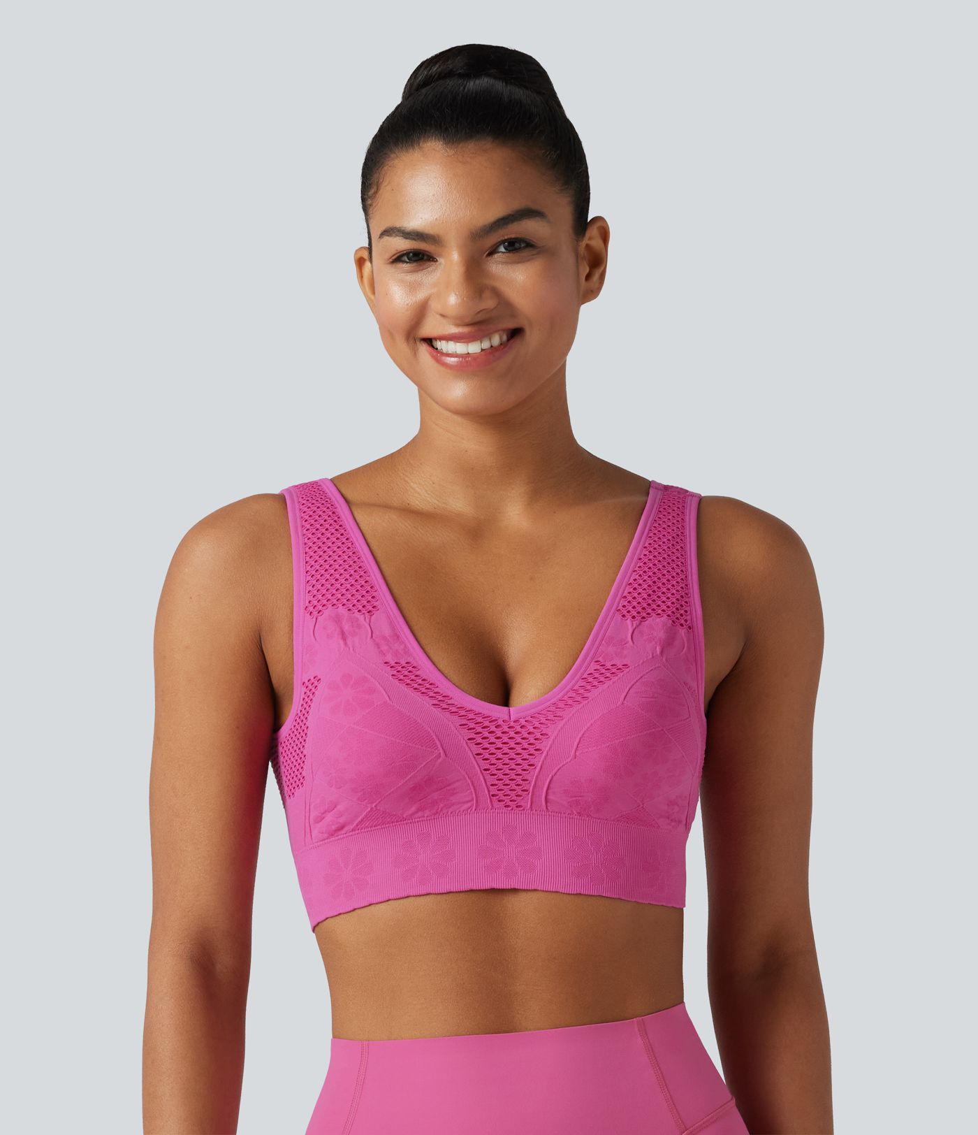 OneForm Seamless Flow Low Support V Neck Built-in Bra Yoga Sports Bra