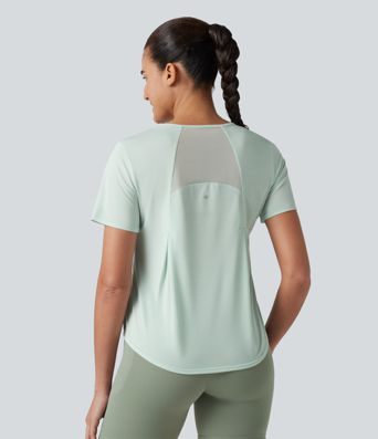 Lauf-Sport-Top mit Rundhalsausschnitt, kurzen Ärmeln, Kontrast-Mesh und abgerundeten Saum Lauf-Sport-Top mit Rundhalsausschnitt, kurzen Ärmeln, Kontrast-Mesh und abgerundeten Saum