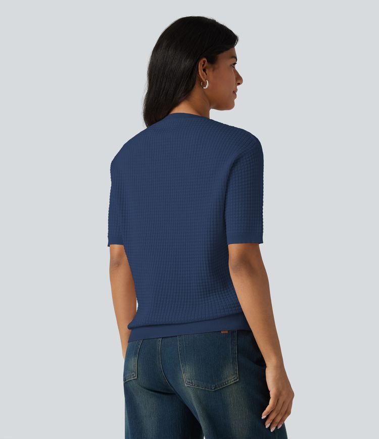 Pull col rond manches courtes en tissu gaufré