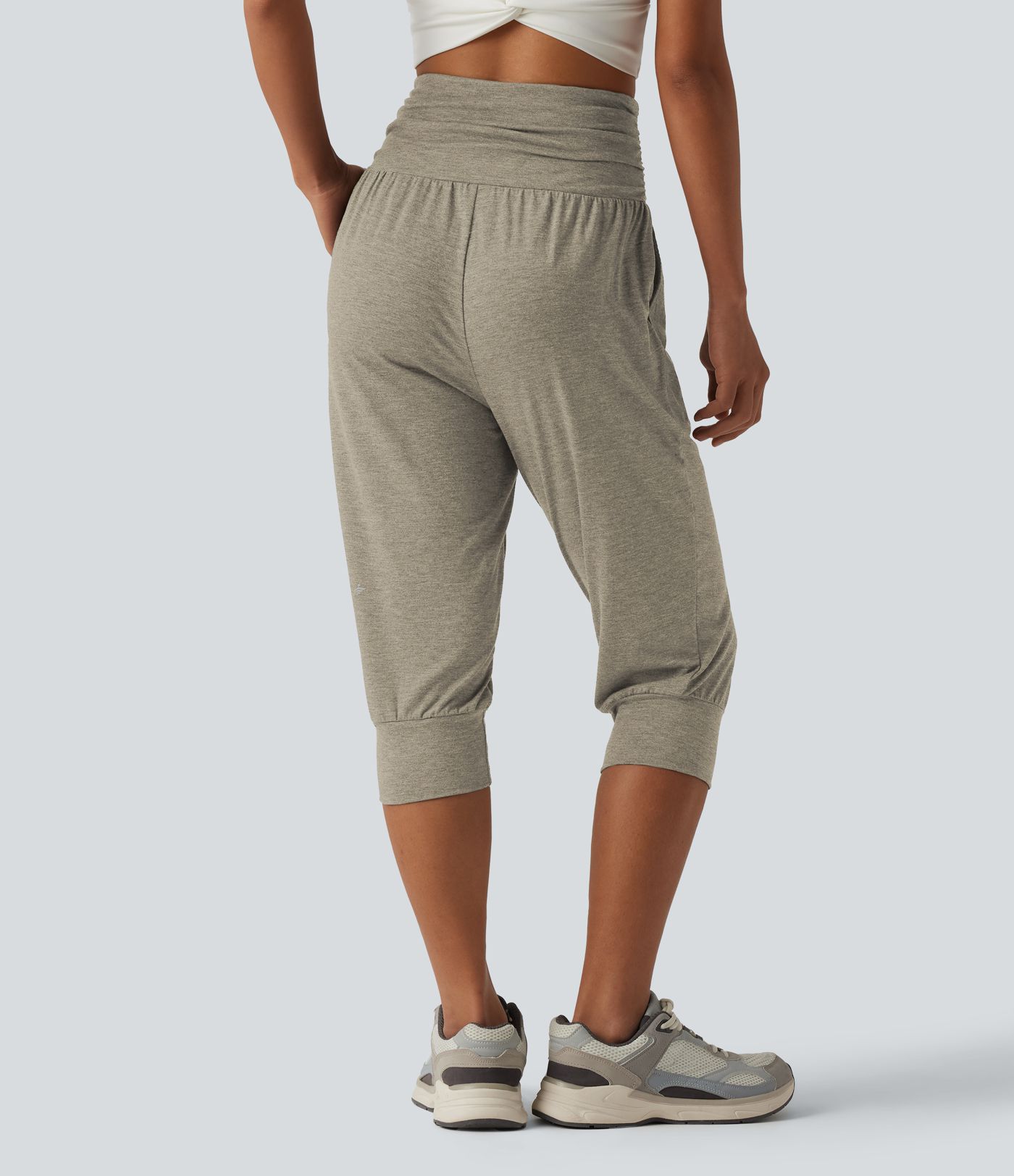 High Waisted Ruched Heathered Yoga Pedal Pushers Joggers with Pockets High Waisted Ruched Heathered Yoga Pedal Pushers Joggers with Pockets