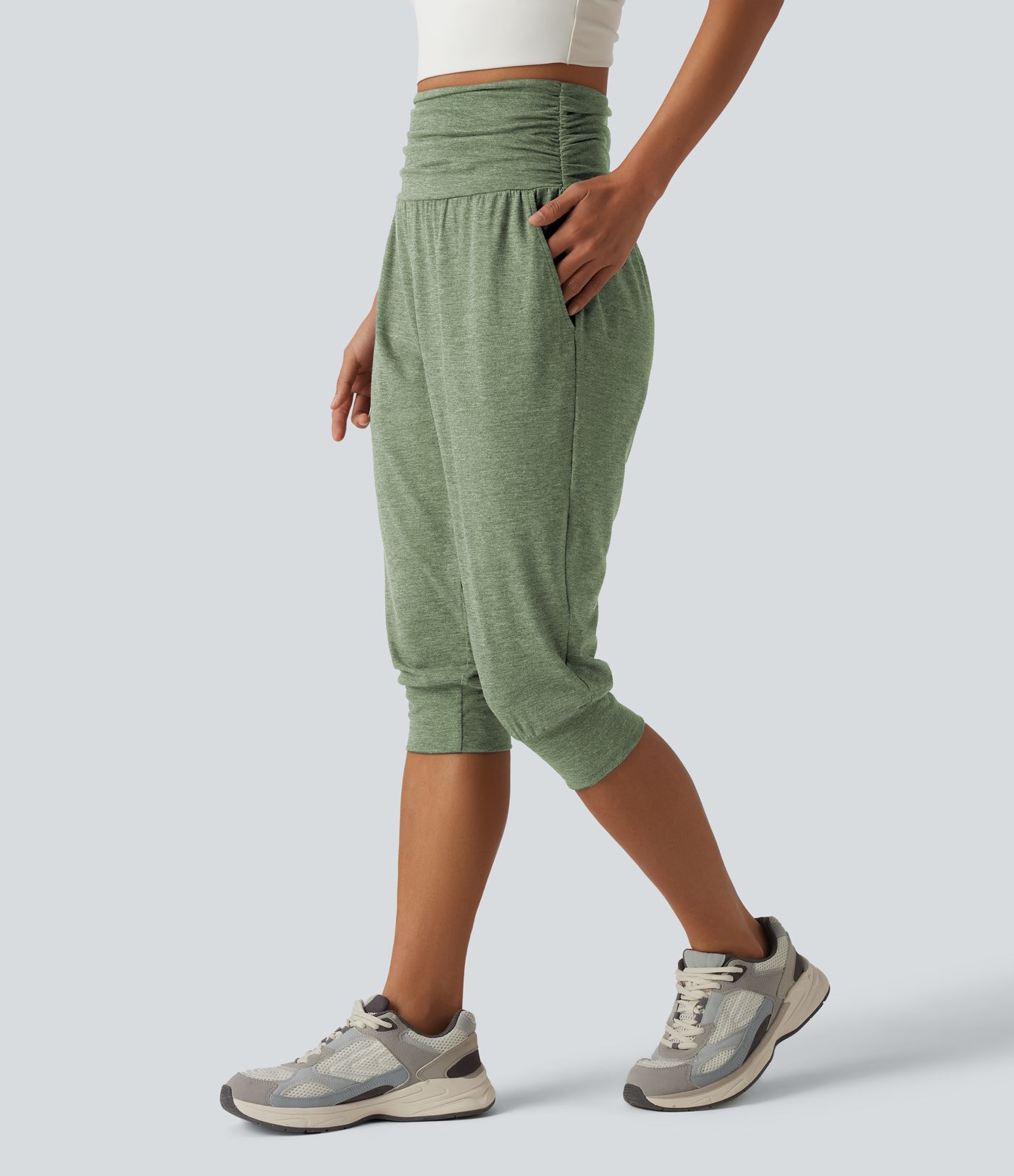 High Waisted Ruched Heathered Yoga Pedal Pushers Joggers with Pockets High Waisted Ruched Heathered Yoga Pedal Pushers Joggers with Pockets
