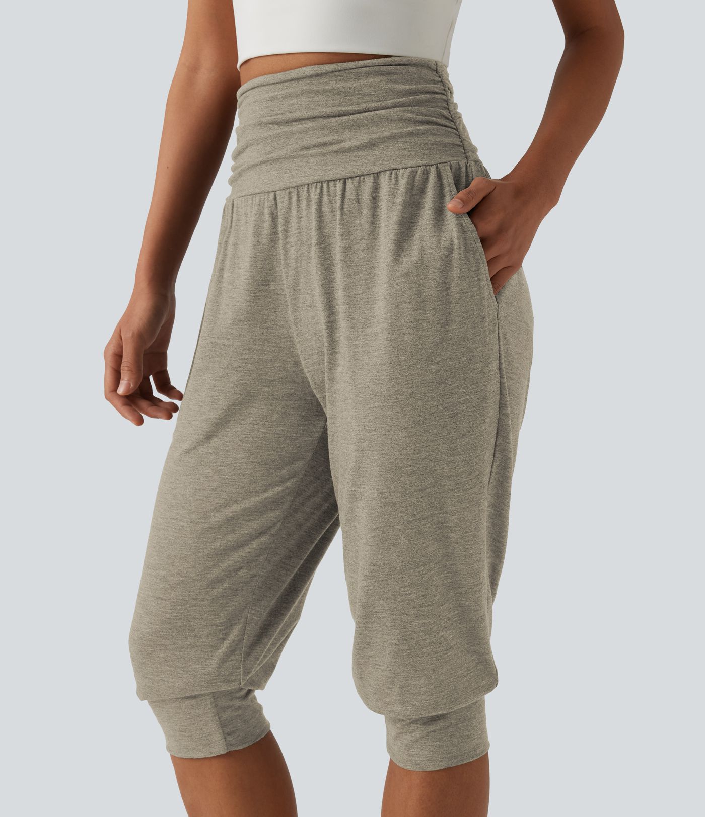 High Waisted Ruched Heathered Yoga Pedal Pushers Joggers with Pockets High Waisted Ruched Heathered Yoga Pedal Pushers Joggers with Pockets