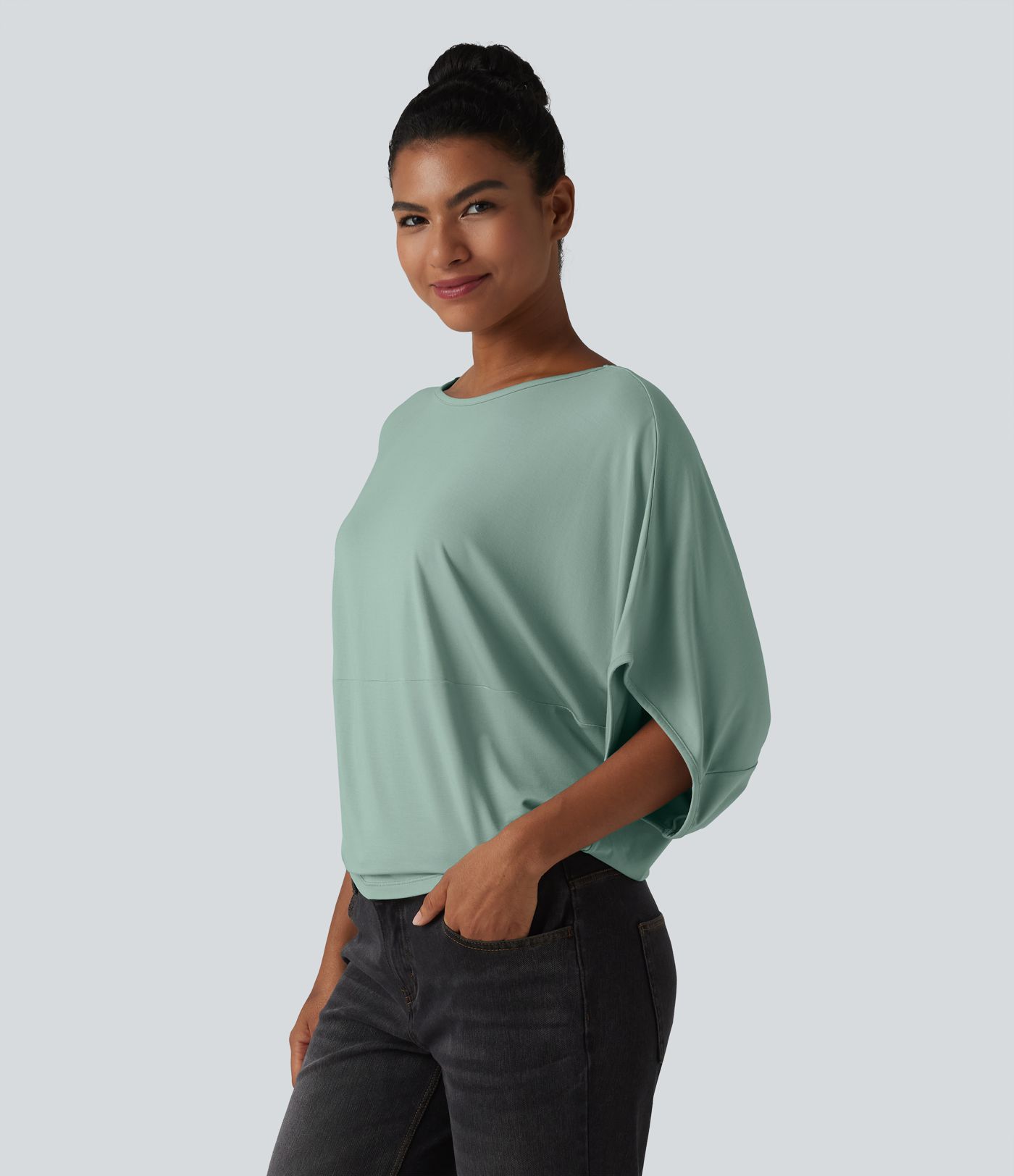 Round Neck Batwing Sleeve Relaxed Casual Top Round Neck Batwing Sleeve Relaxed Casual Top