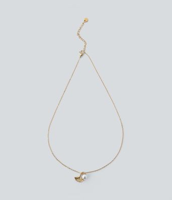 Pearl and Ginkgo Pendant Necklace