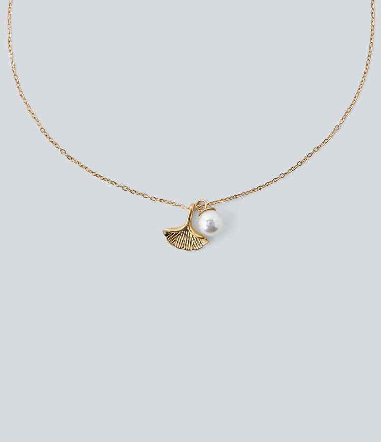 Pearl and Ginkgo Pendant Necklace