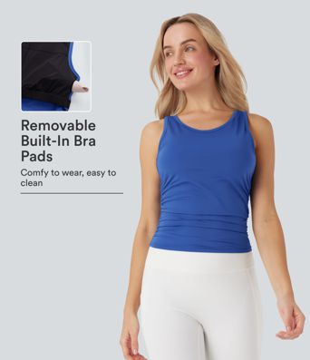Top racerback à encolure ronde, froncé, avec soutien-gorge intégré — débardeur de yoga Cool Touch